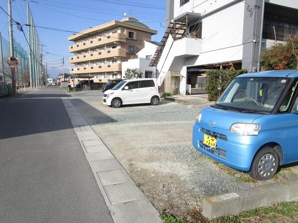 東亀ノ甲 徒歩4分 1階の物件外観写真